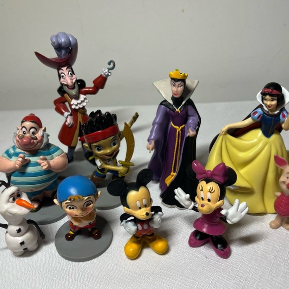 Disney Character Figurine Set. Collectible. Evil queen. Doc. Donald. Daisy. Mick - Picture 2 of 7